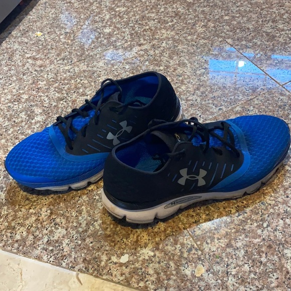 Under armour speedfoam sneakers